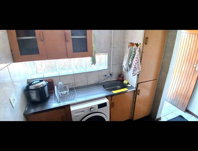 2 BEDROOM APARTMENT FOR SALE IN VEREENIGING CENTRAL